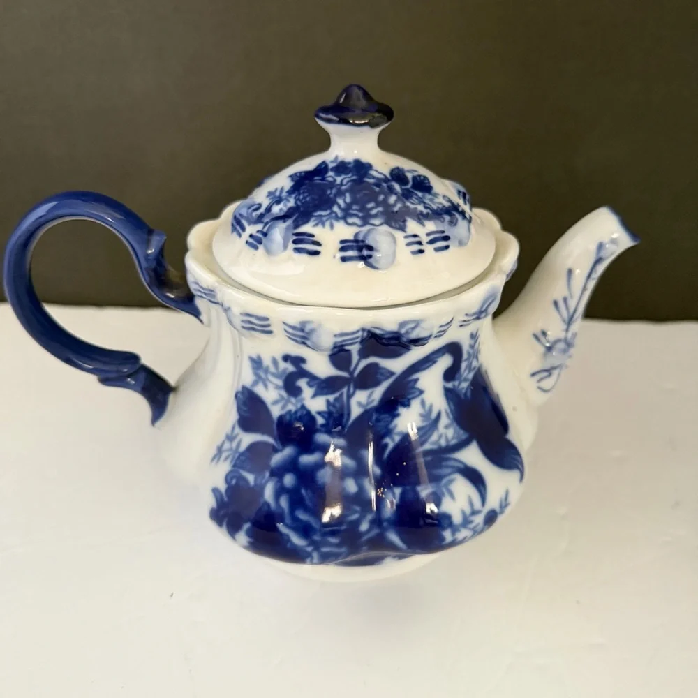 Blue & White Floral Ceramic Teapot - Picture 14 of 16